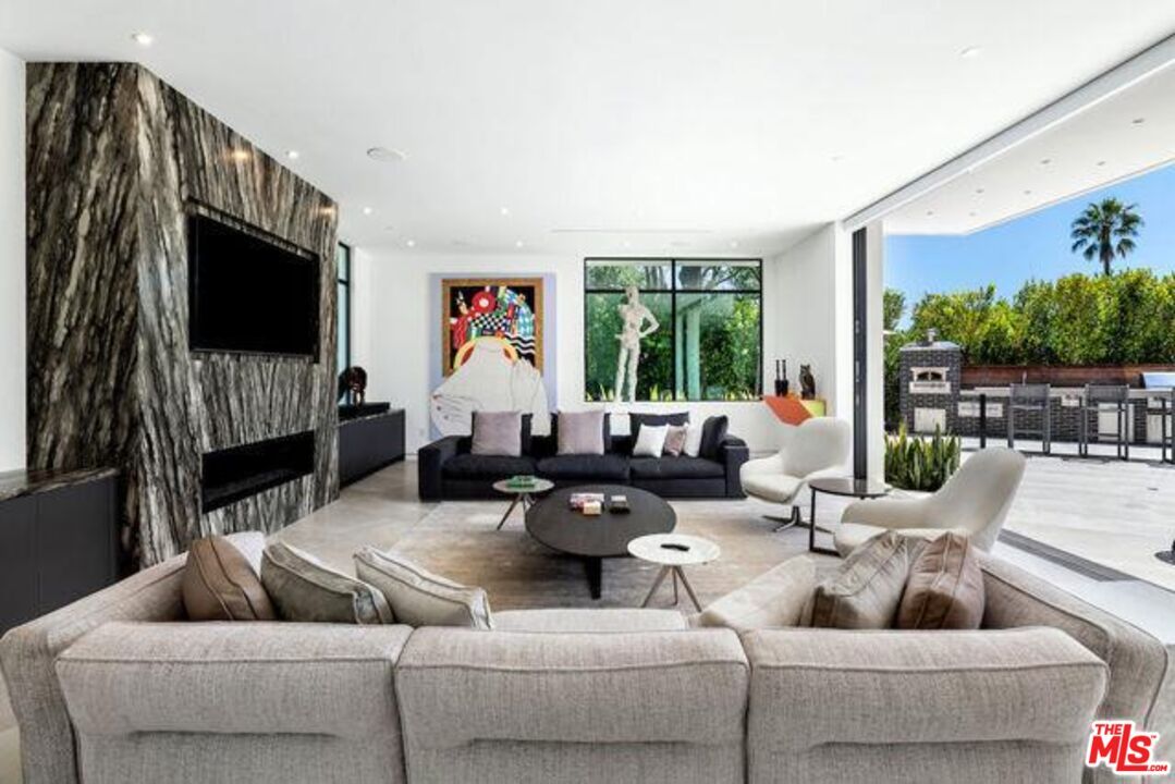Fireplace, Interior, Living room, Recessed Lighting