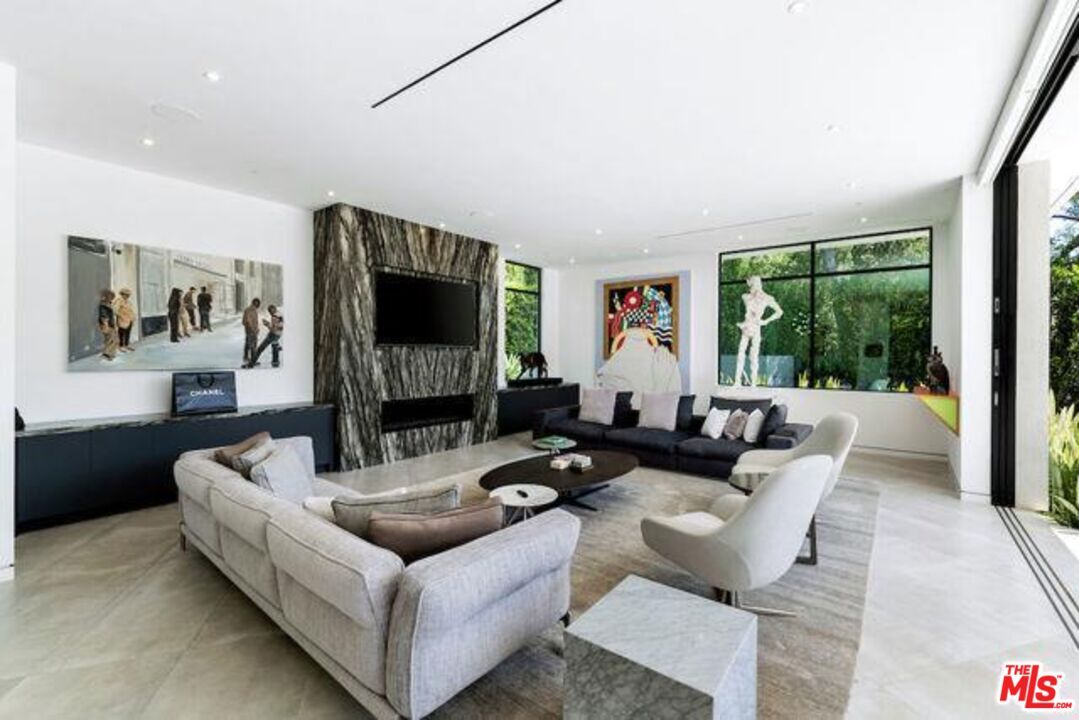 Fireplace, Interior, Living room, Recessed Lighting