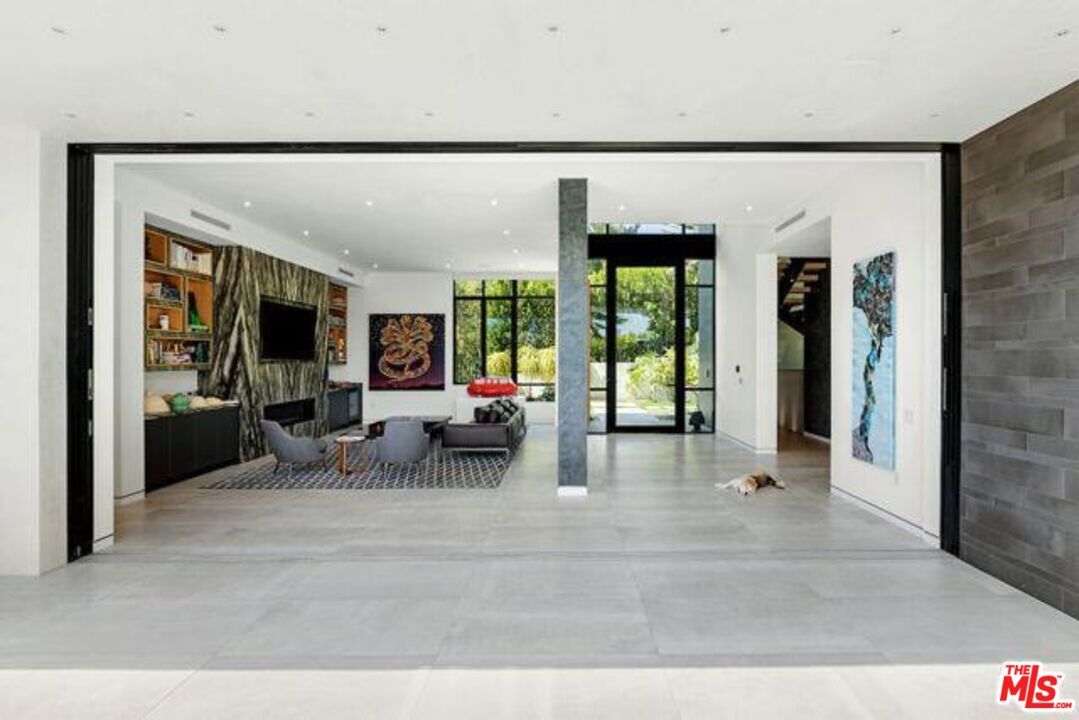 Interior, Living room, Recessed Lighting, Stone Walls