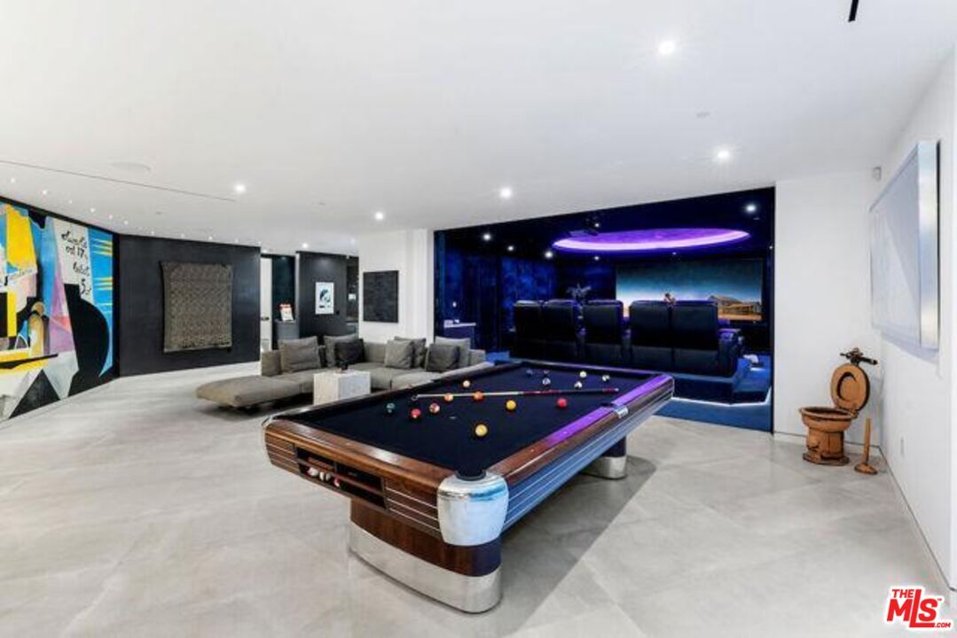 Billiard Table, Game Room, Interior, Living room, Recessed Lighting