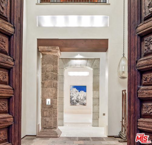 Interior, Pendant Lights, Stone Walls