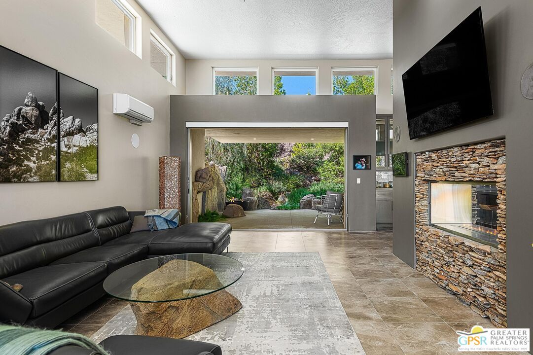 Fireplace, Interior, Living room