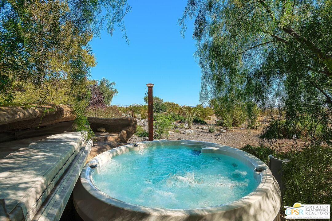 Exterior, Hot Tub, Pool