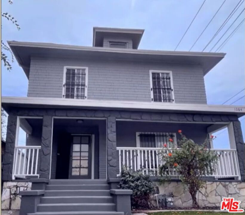 Exterior, Facade, American Foursquare