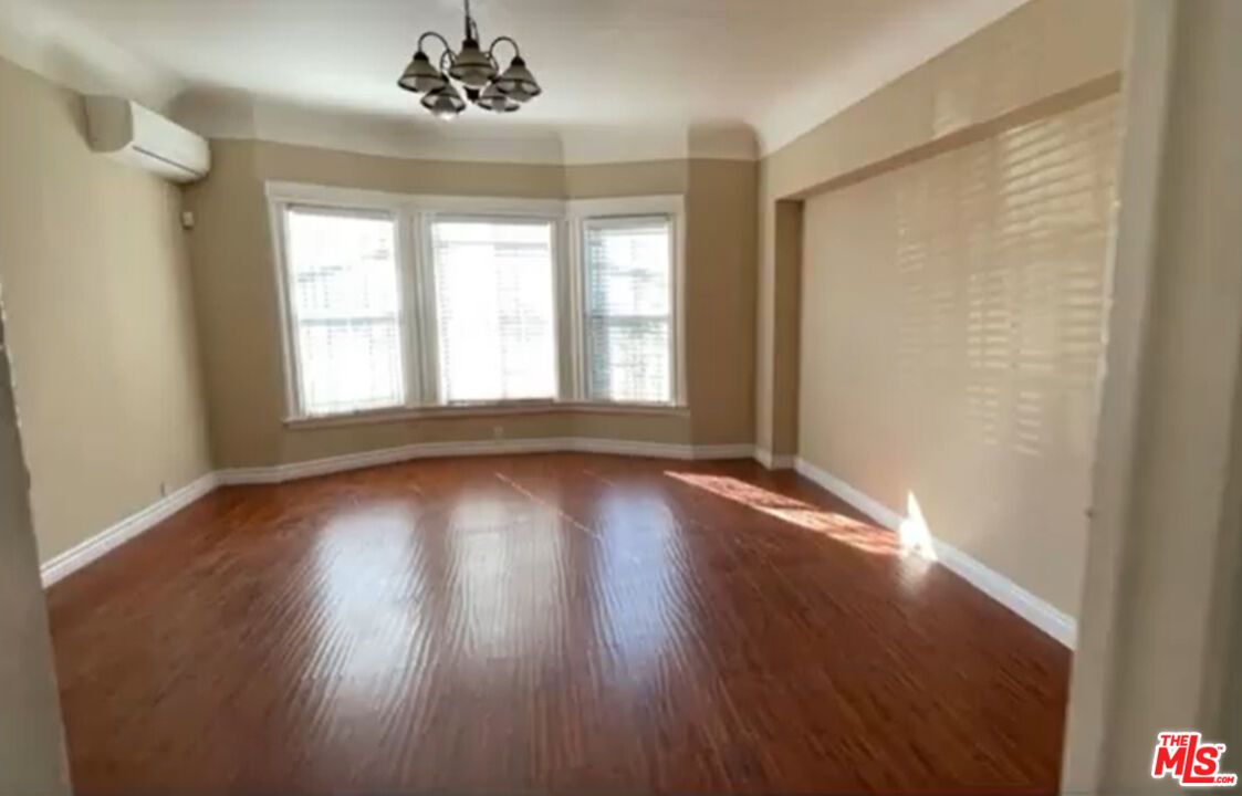 Chandelier, Empty room, Interior, Wood Texture Flooring