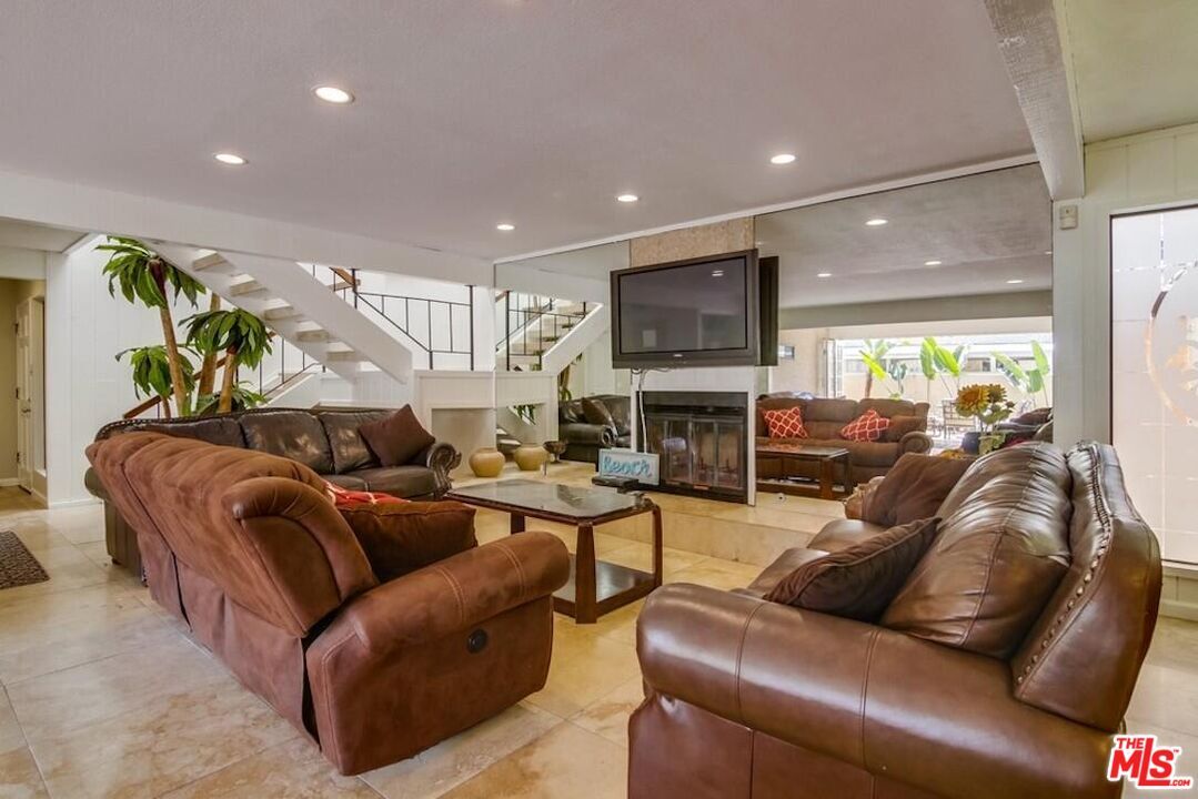 Fireplace, Interior, Living room, Recessed Lighting