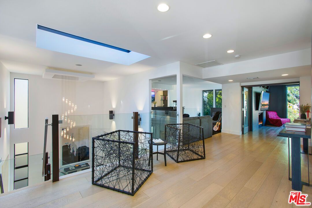 Interior, Living room, Pendant Lights, Recessed Lighting, Wood Texture Flooring