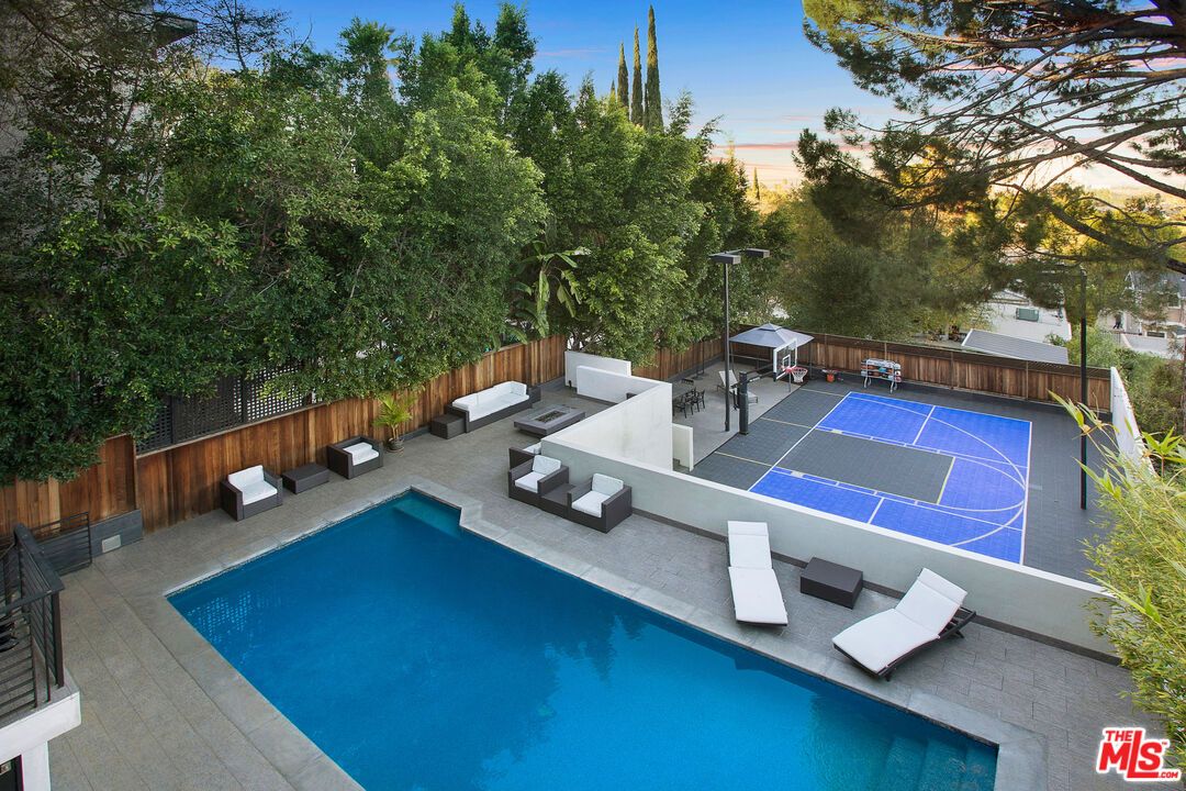 Exterior, Outdoor Kitchen, Pool, Tennis Courts