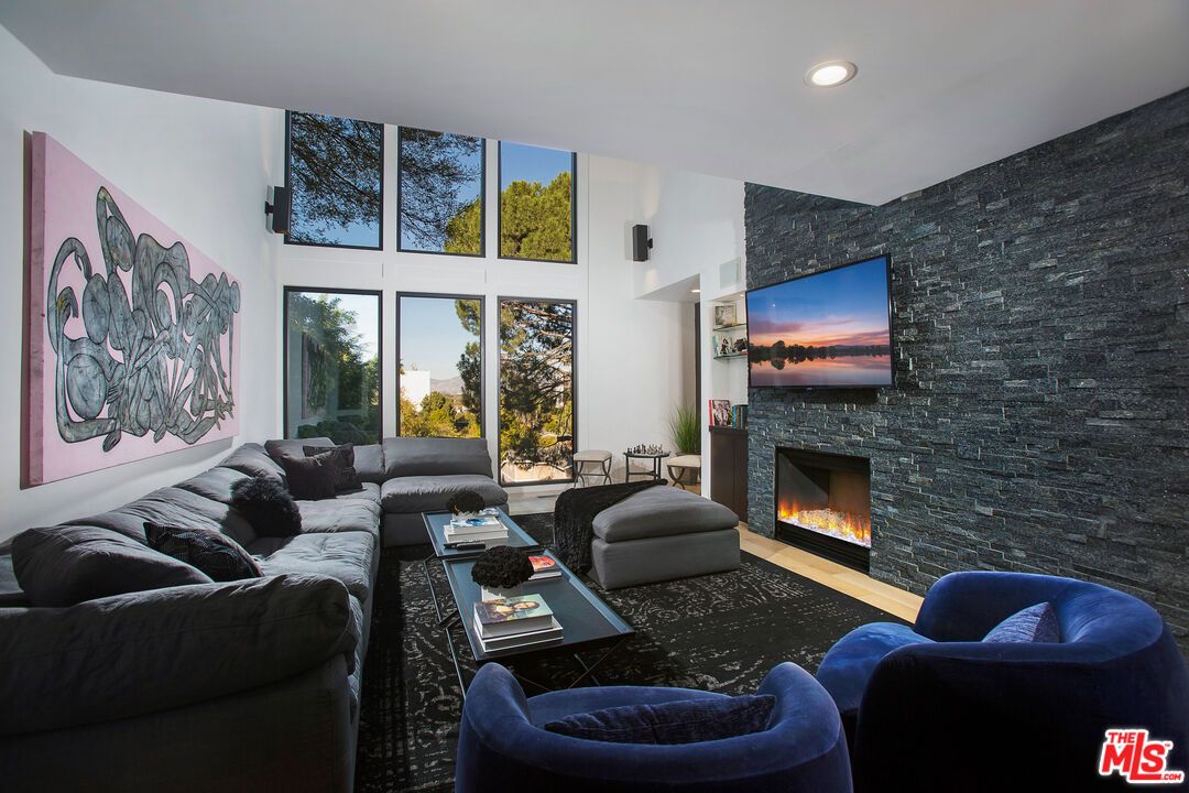 Fireplace, Interior, Living room, Recessed Lighting