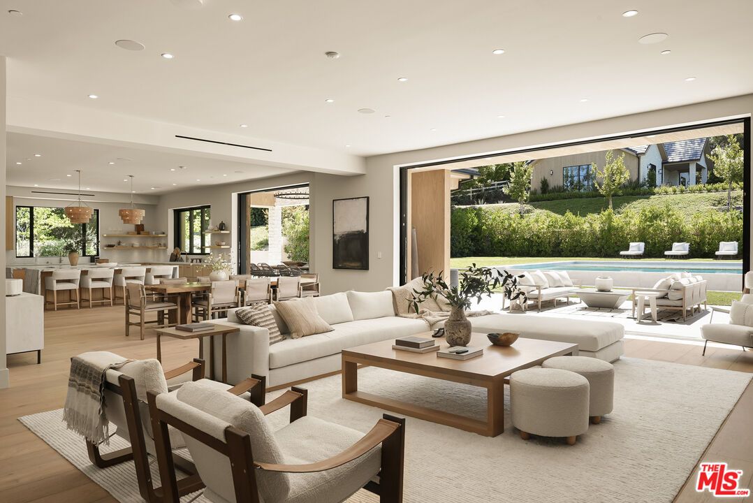 Dining room, Interior, Living room, Pendant Lights, Recessed Lighting, Wood Texture Flooring