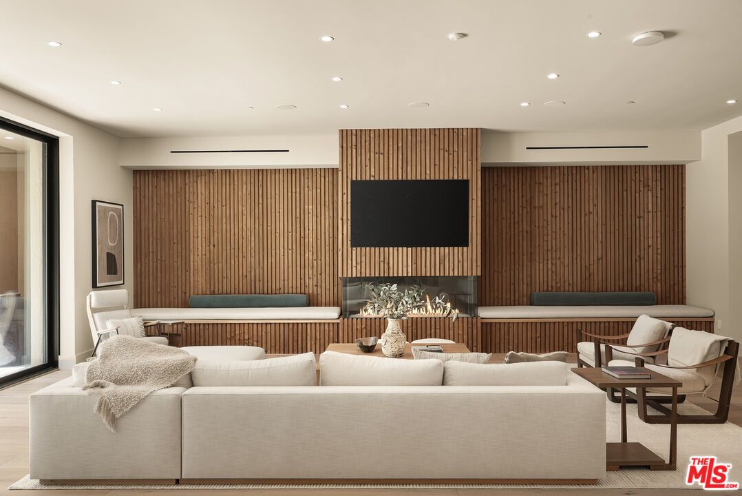 Fireplace, Interior, Living room, Recessed Lighting