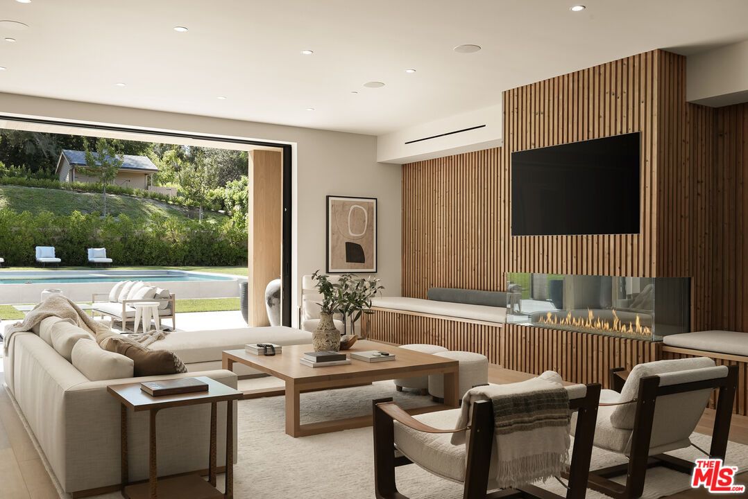 Fireplace, Interior, Living room, Recessed Lighting
