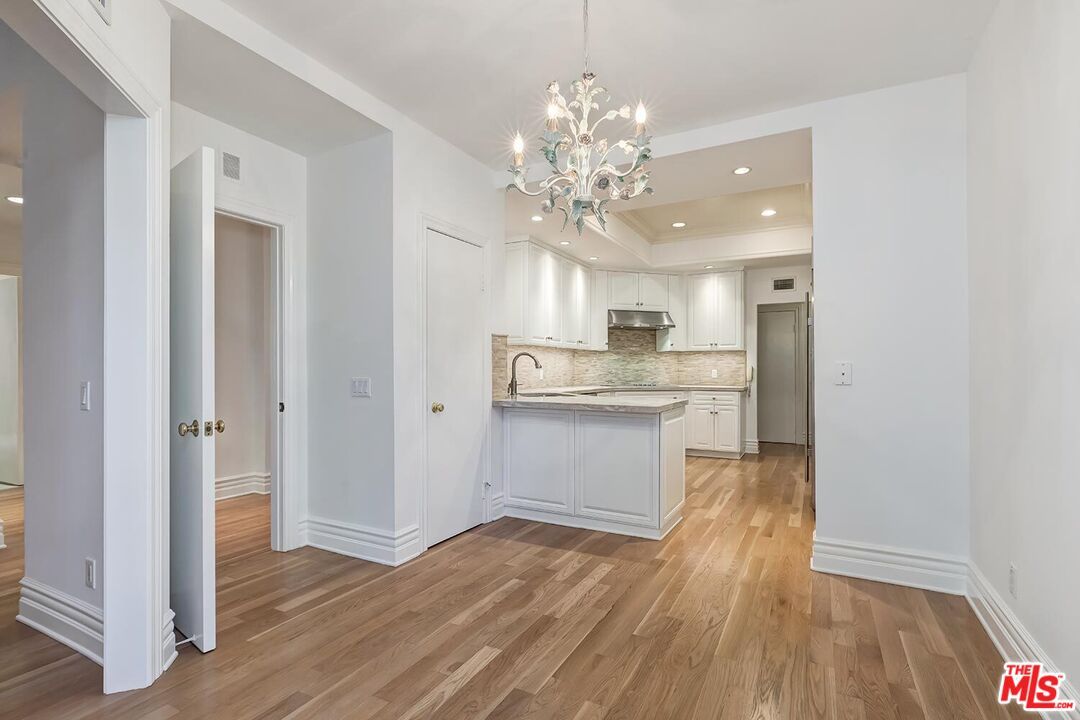 Chandelier, Interior, Kitchen, Recessed Lighting, Wood Texture Flooring