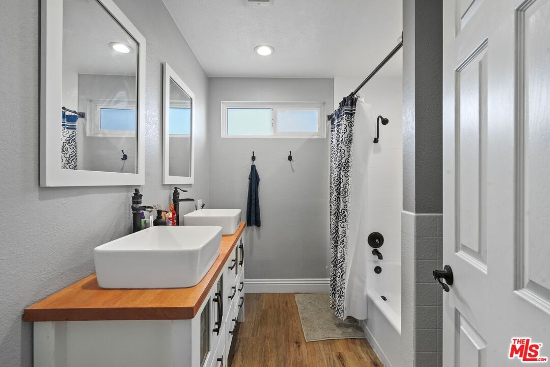 Bathroom, Interior, Recessed Lighting, Wood Texture Flooring