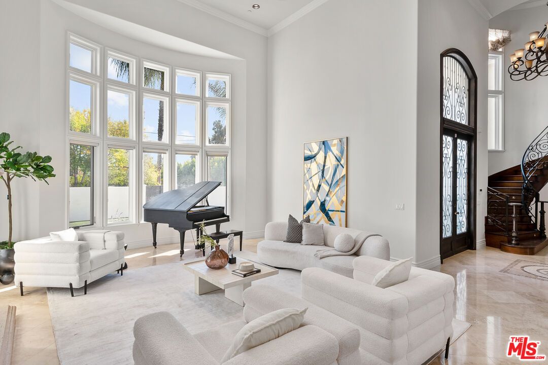 Interior, Living room, Piano, Recessed Lighting