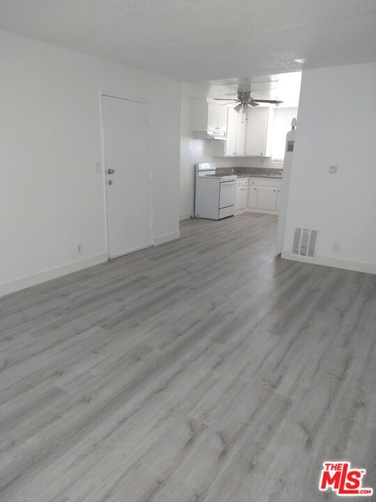 Empty room, Interior, Kitchen, Wood Texture Flooring