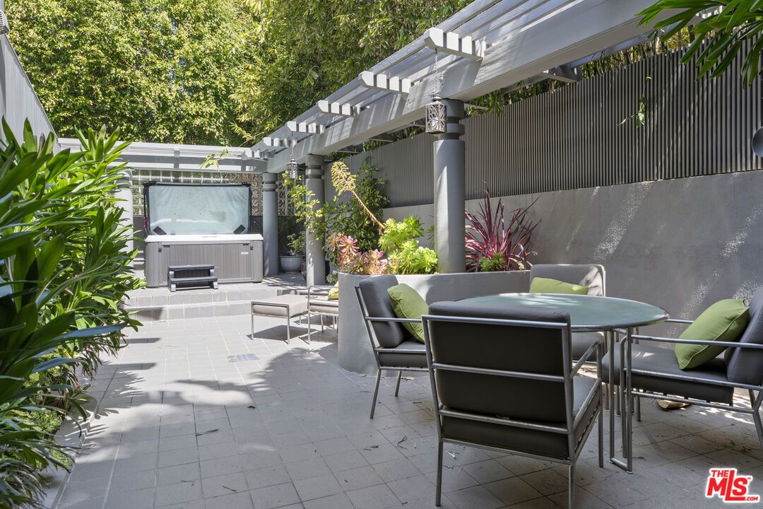 Exterior, Hot Tub