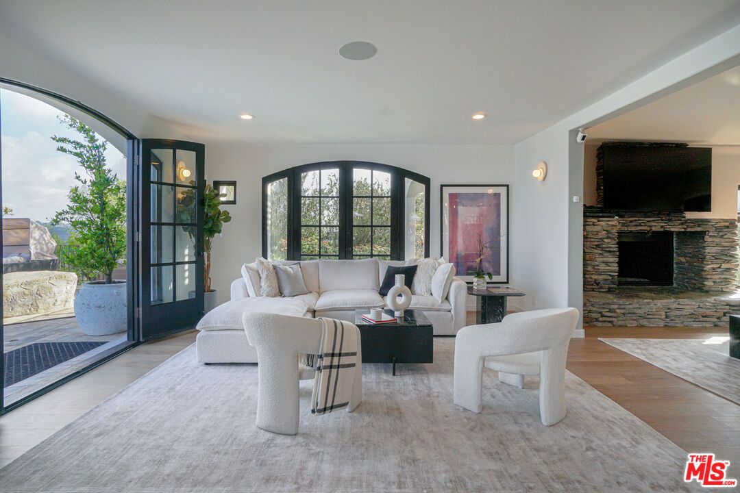 Interior, Living room, Recessed Lighting, Stone Walls, Wood Texture Flooring