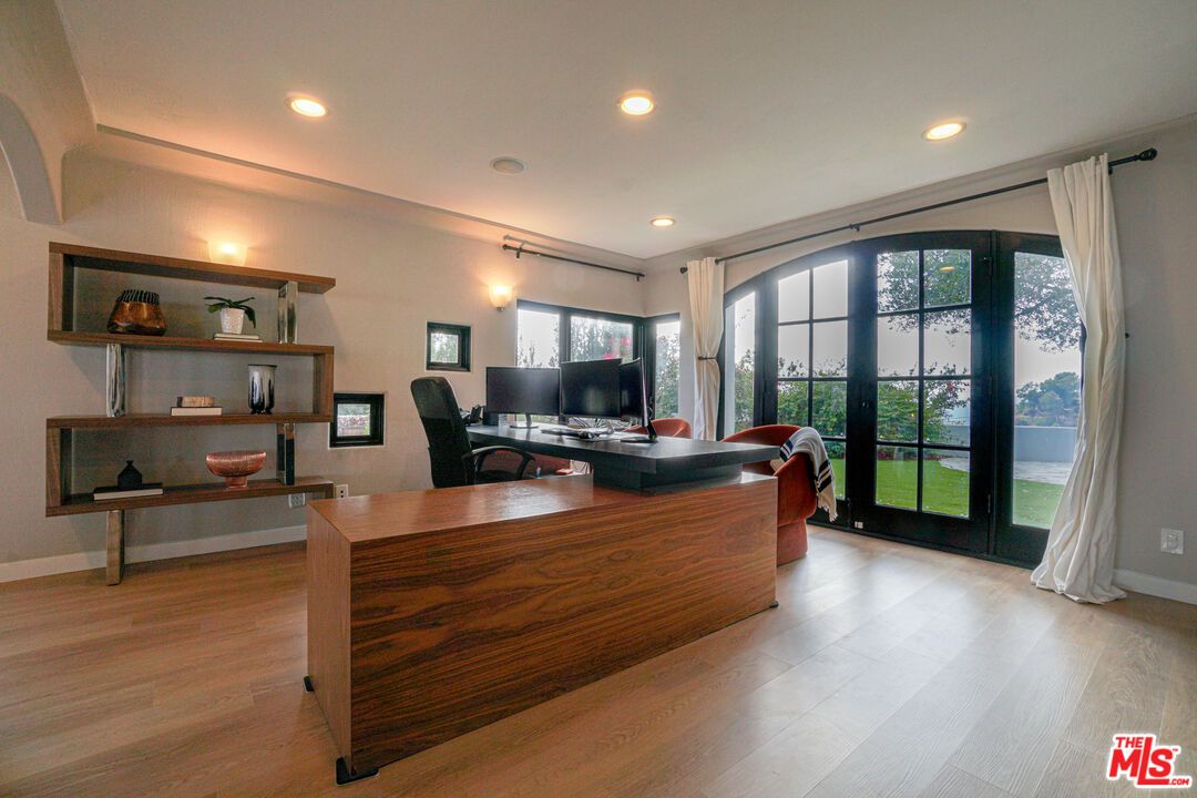 Home Office, Interior, Recessed Lighting, Wood Texture Flooring