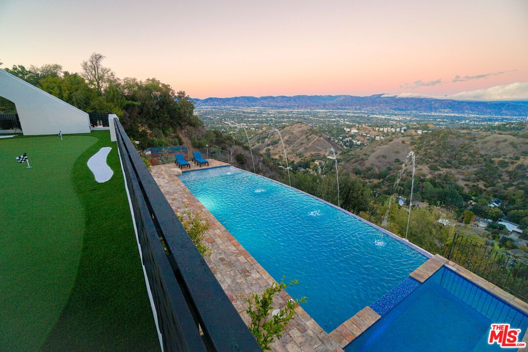 Exterior, Pool, Other