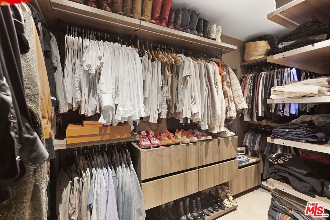 Interior, Walk-in Closets