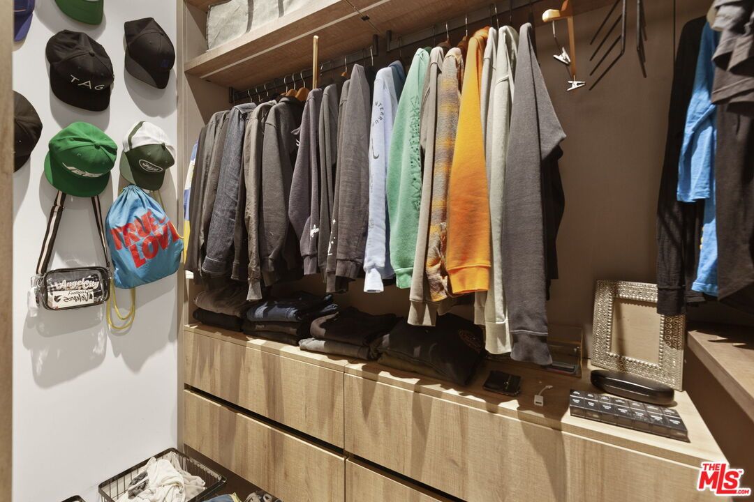 Interior, Walk-in Closets