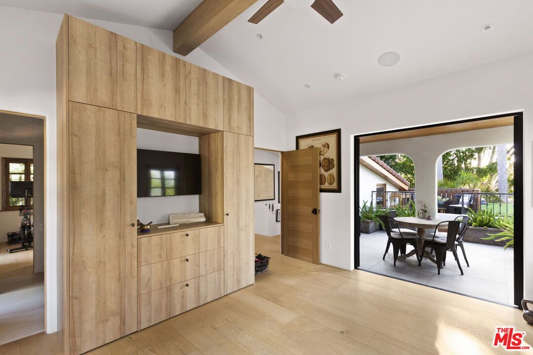 Dining room, Interior, Recessed Lighting, Wooden Beams, Wood Texture Flooring