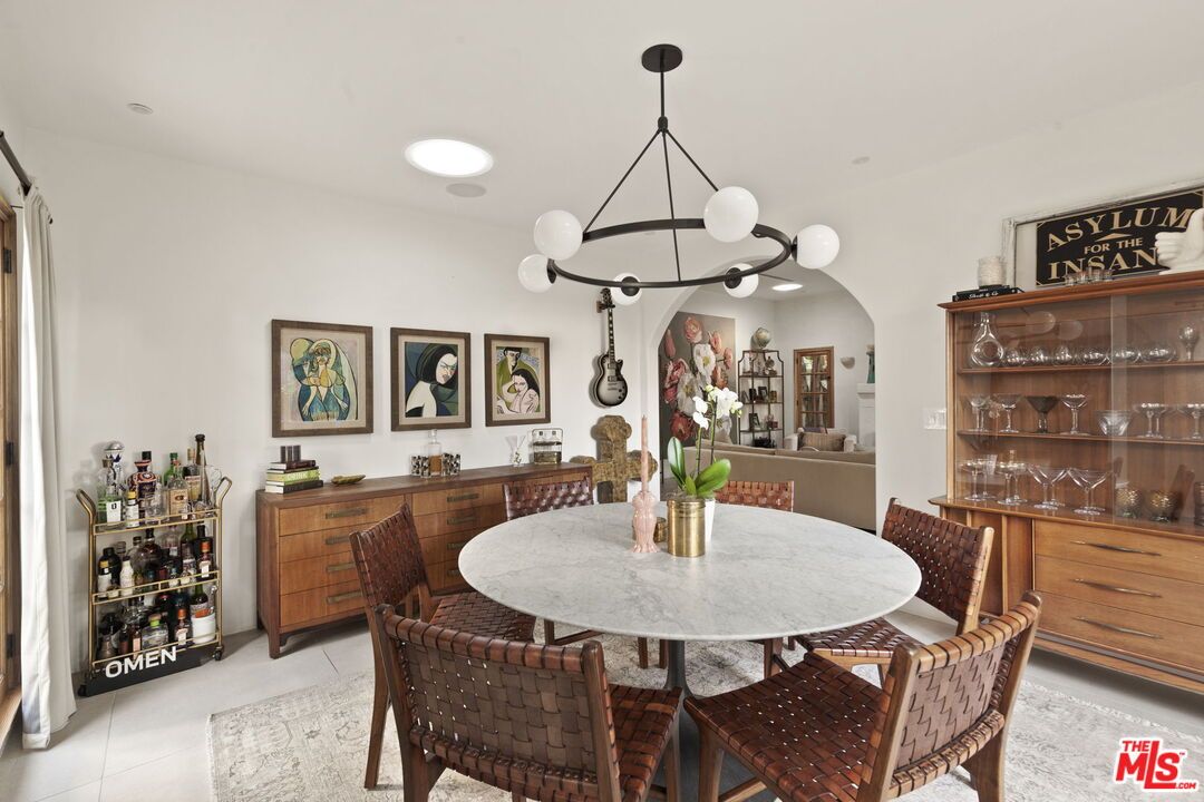 Dining room, Interior, Pendant Lights, Recessed Lighting