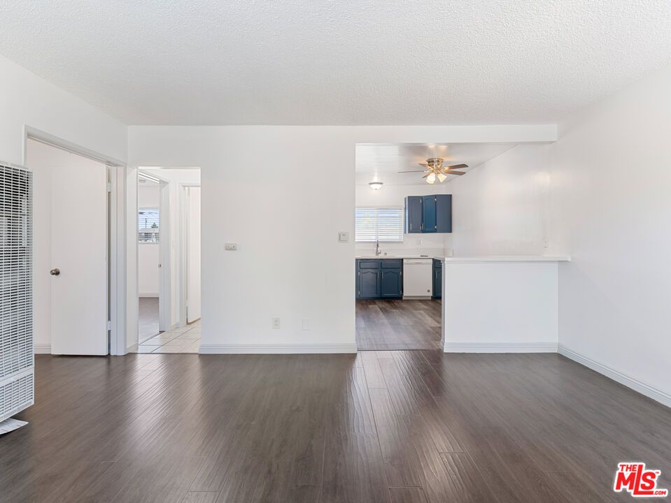 Empty room, Interior, Kitchen, Wood Texture Flooring
