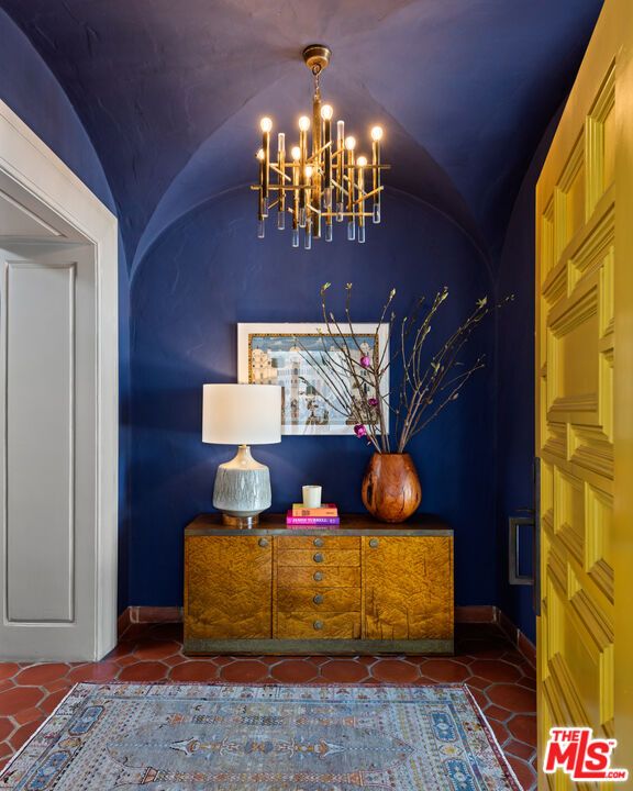 Chandelier, Interior