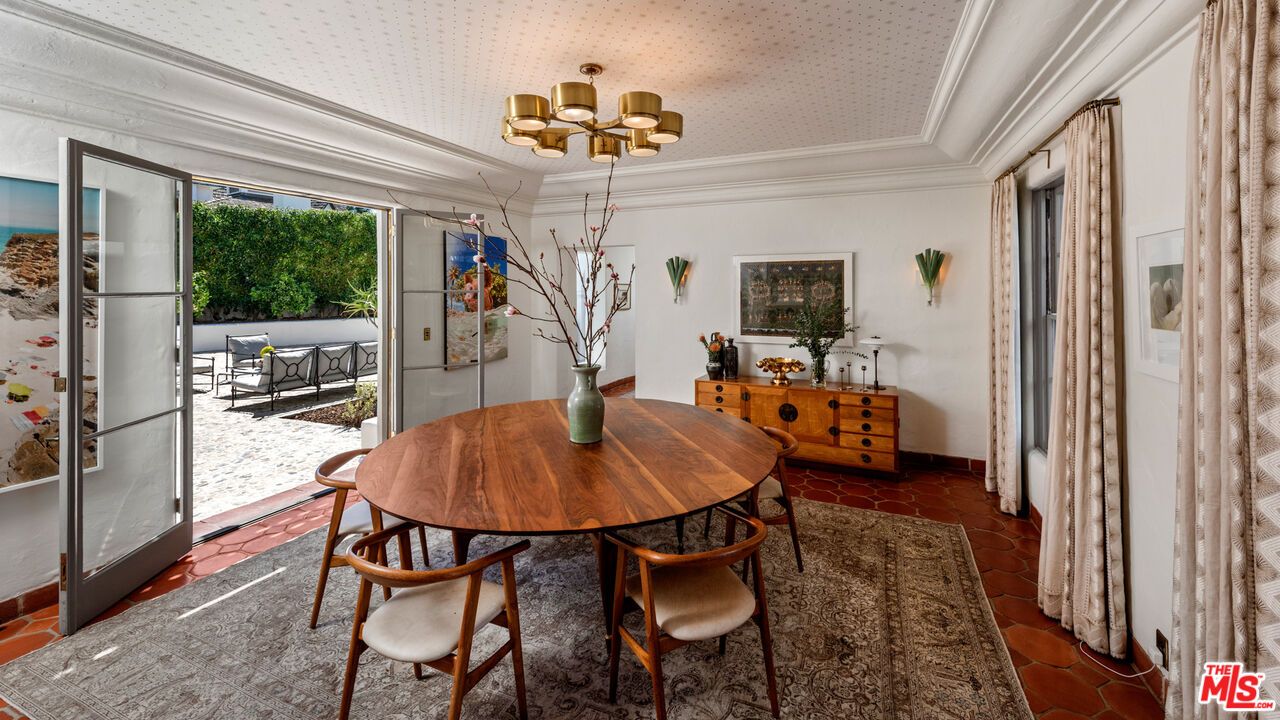 Chandelier, Dining room, Interior
