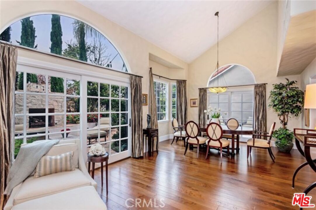 Dining room, Interior, Living room, Pendant Lights, Wood Texture Flooring