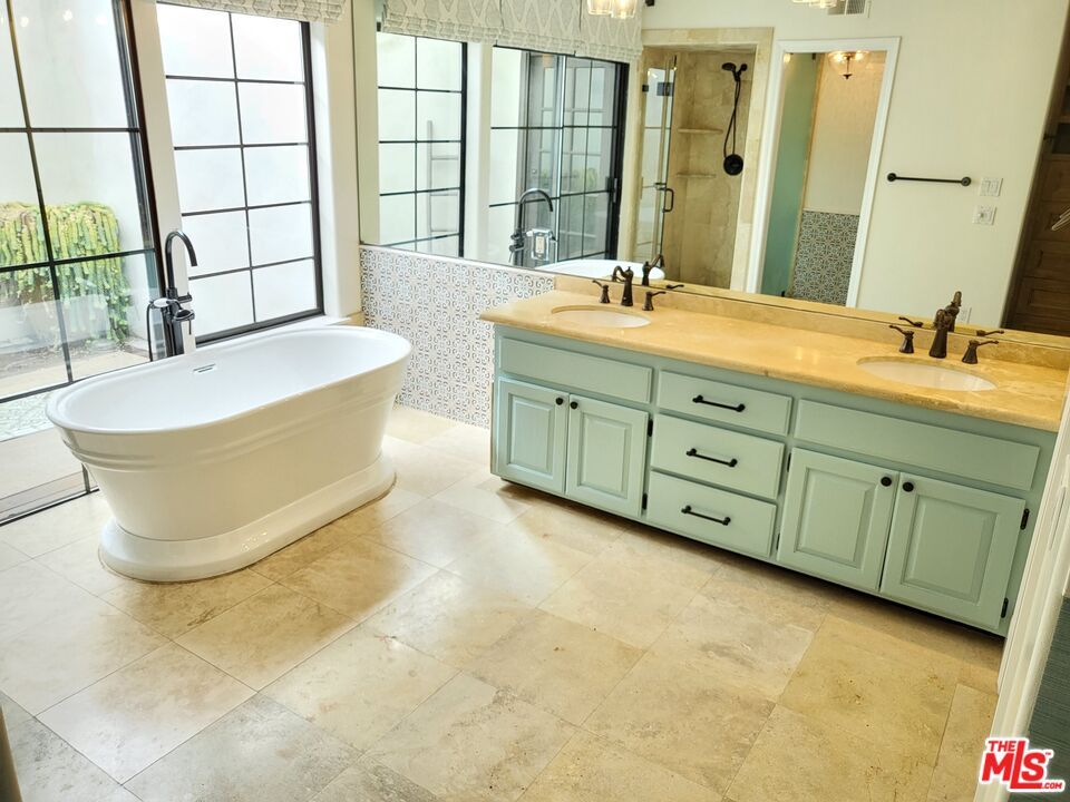 Bathroom, Dual Sink Vanities, Free Standing Baths, Interior