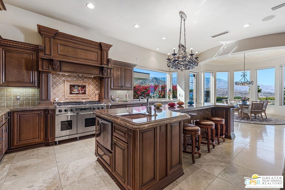 Chandelier, Dining room, Interior, Kitchen, Recessed Lighting, Stainless Steel Appliances