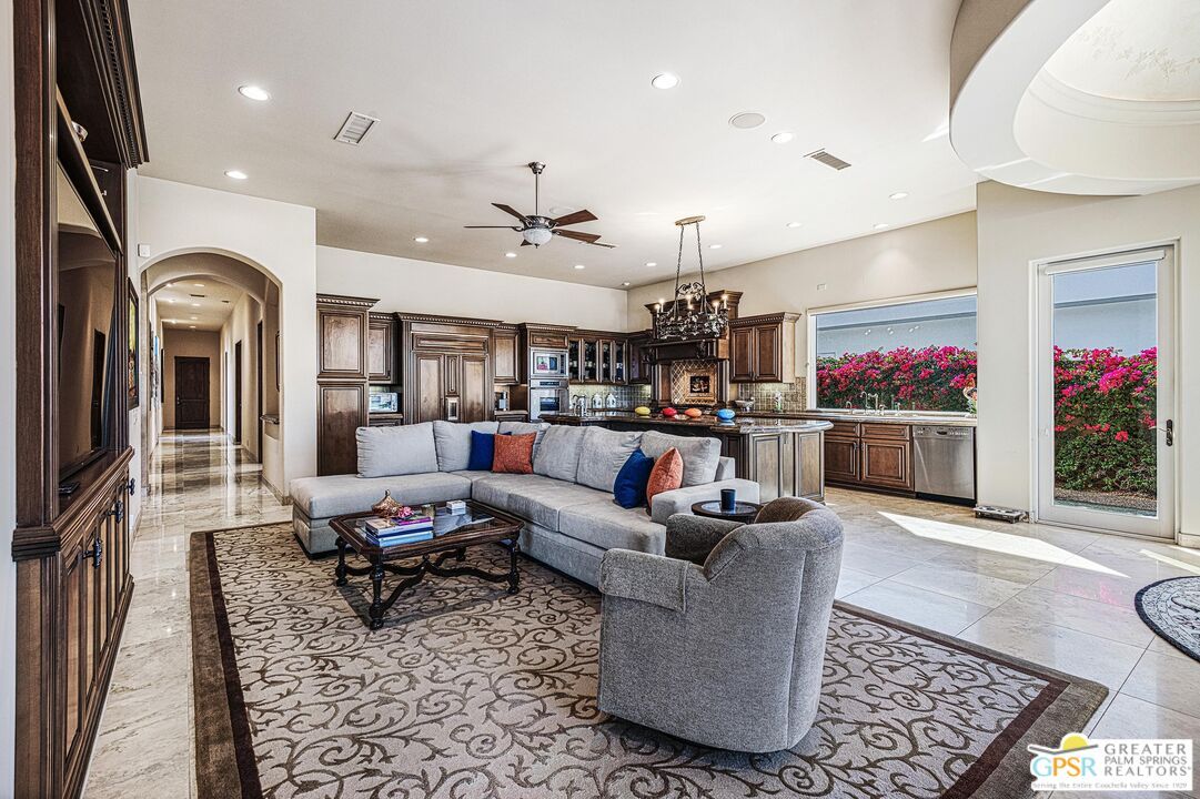 Chandelier, Interior, Kitchen, Living room, Recessed Lighting, Stainless Steel Appliances