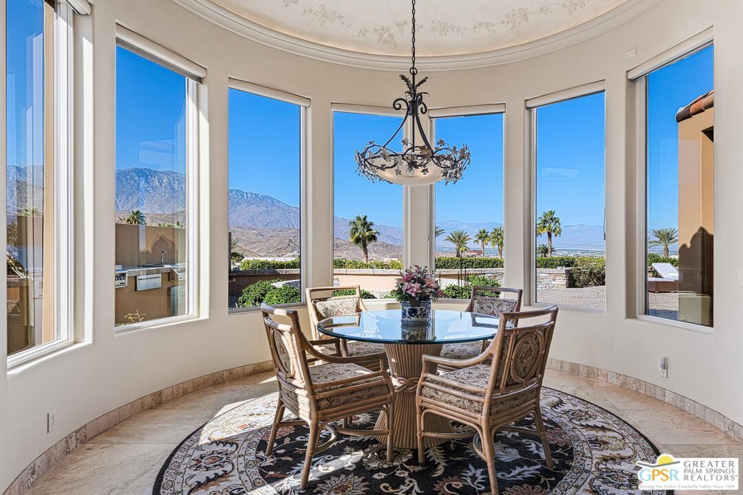 Chandelier, Dining room, Interior