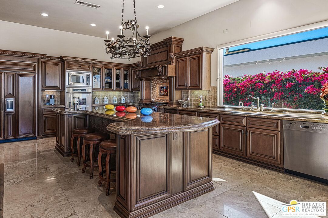 Chandelier, Interior, Kitchen, Recessed Lighting, Stainless Steel Appliances