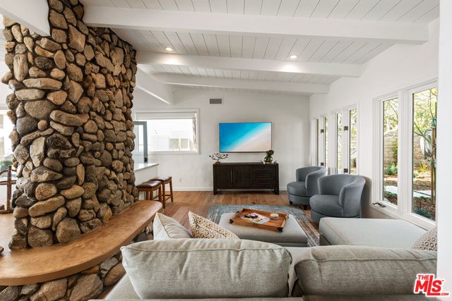 Interior, Living room, Recessed Lighting, Stone Walls, Wood Texture Flooring