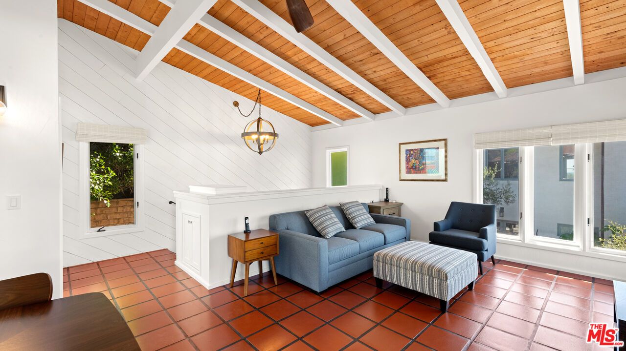 Interior, Living room, Pendant Lights, Wooden Ceilings