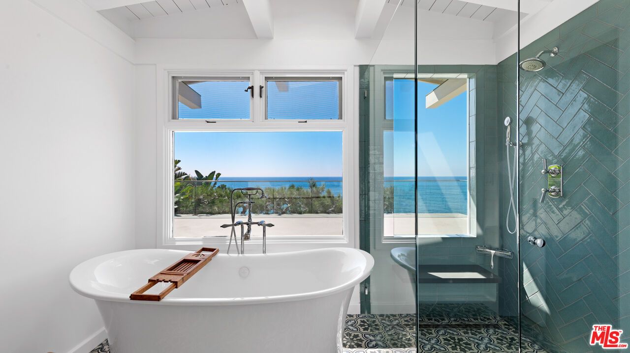 Bathroom, Free Standing Baths, Glass Shower, Interior, Water