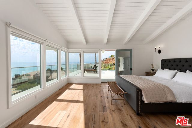 Bedroom, Interior, Water, Wood Texture Flooring