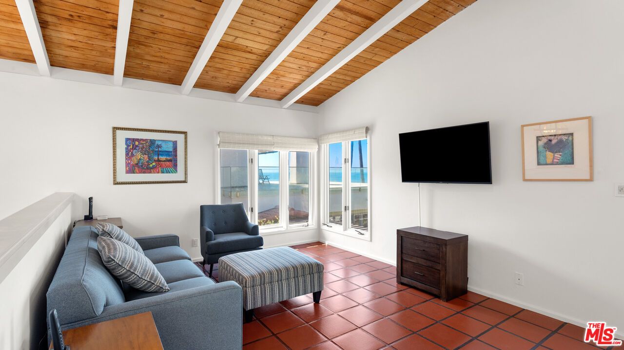 Interior, Living room, Wooden Ceilings