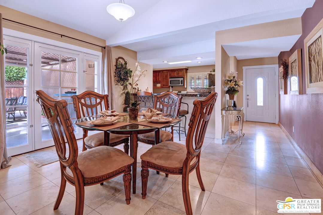 Dining room, Interior, Kitchen, Recessed Lighting