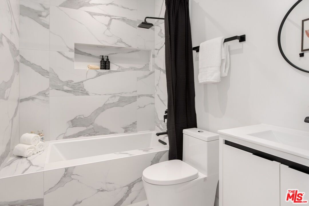 Bathroom, Interior, Marble Walls