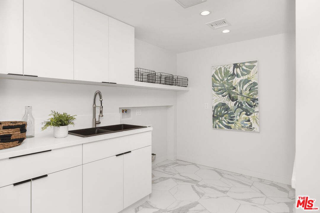 Interior, Kitchen, Marble, Recessed Lighting