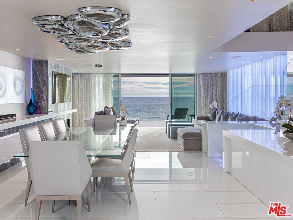 Dining room, Interior, Living room, Recessed Lighting, Water