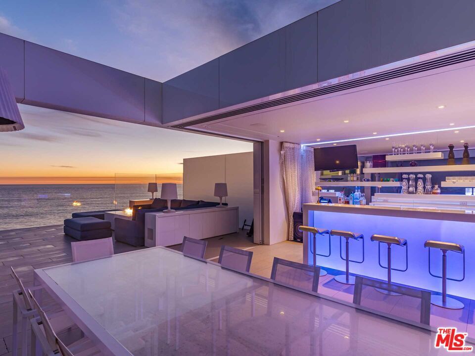 Exterior, Interior, Recessed Lighting, Water