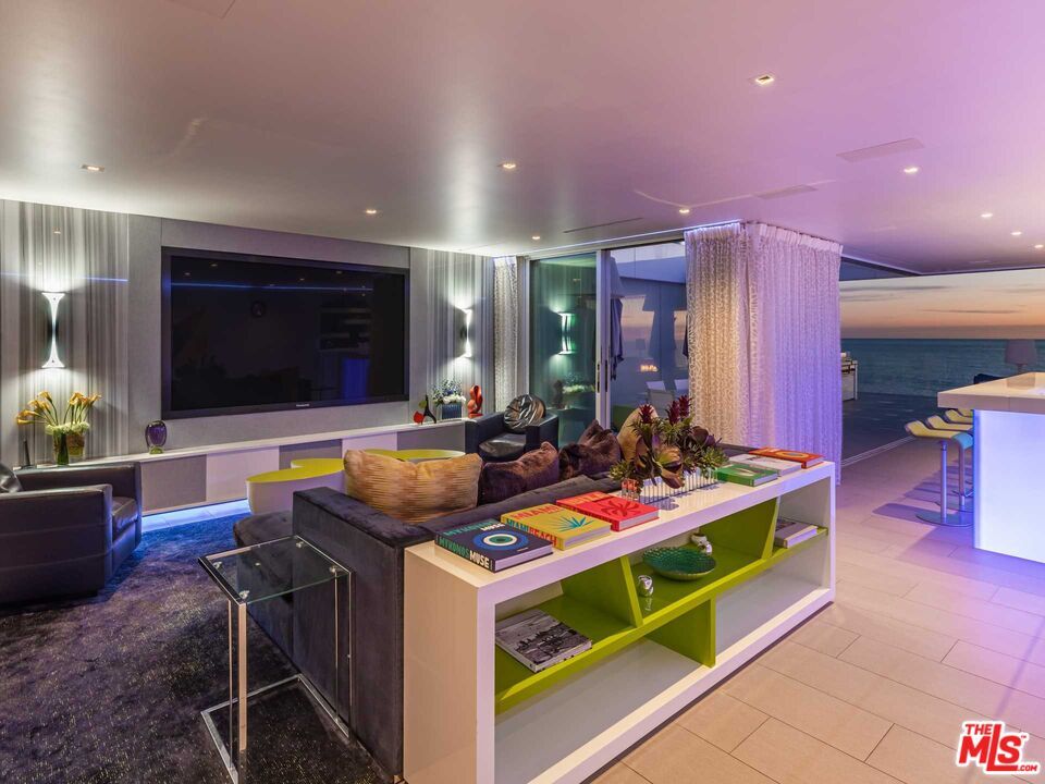 Interior, Living room, Recessed Lighting, Water