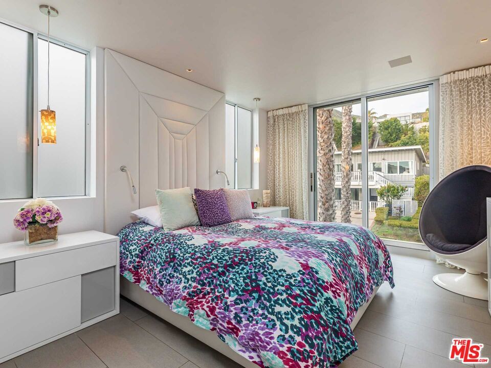 Bedroom, Interior, Pendant Lights, Recessed Lighting