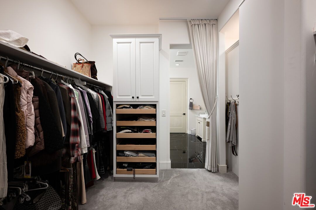 Interior, Walk-in Closets